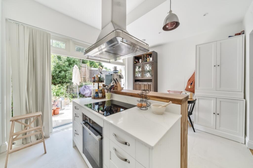 1325379-7-6876549...