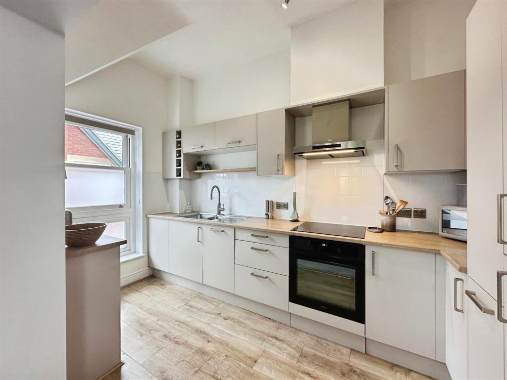 aa77f52f--4F3B-868A-5D46C9C23392-20060-000005DF543