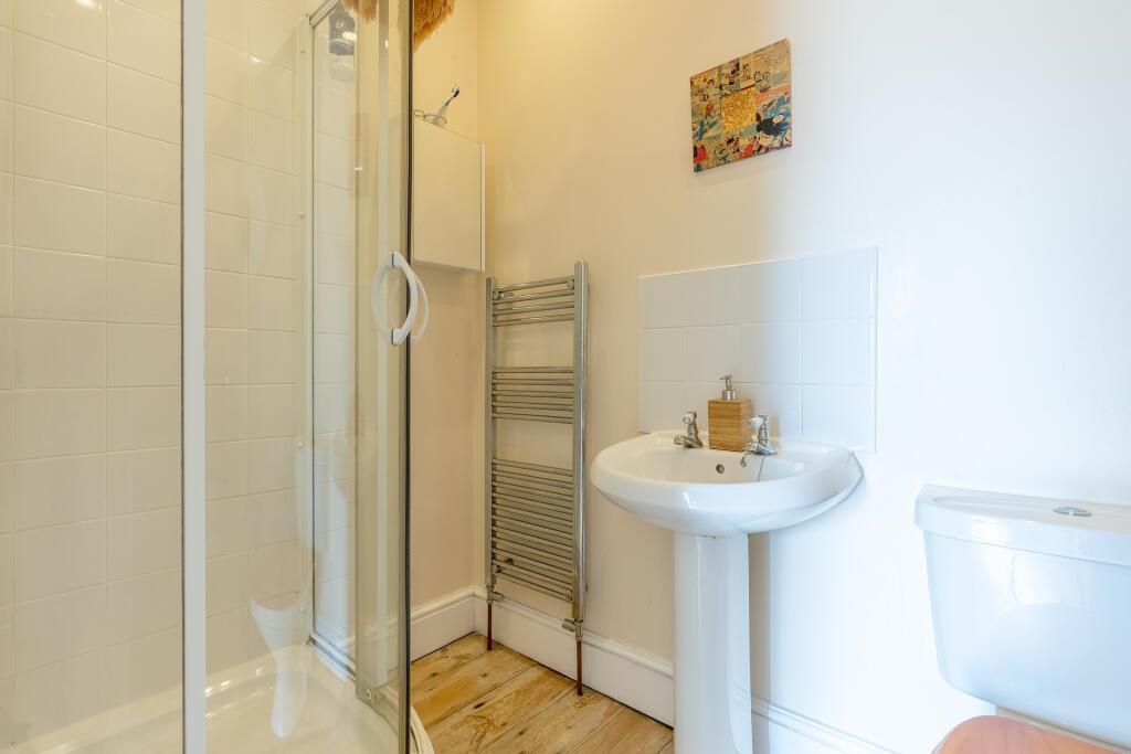 bathroom downstairs.jpeg