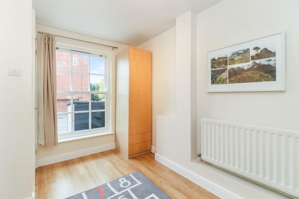 Reception/Bedroom 4