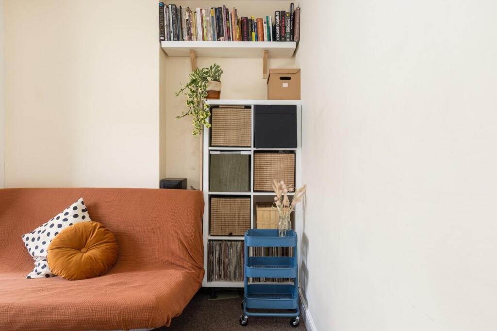 15 Stuart Street, BS5-8.jpg