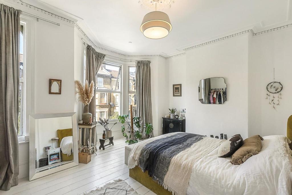 Bedroom (2).jpg