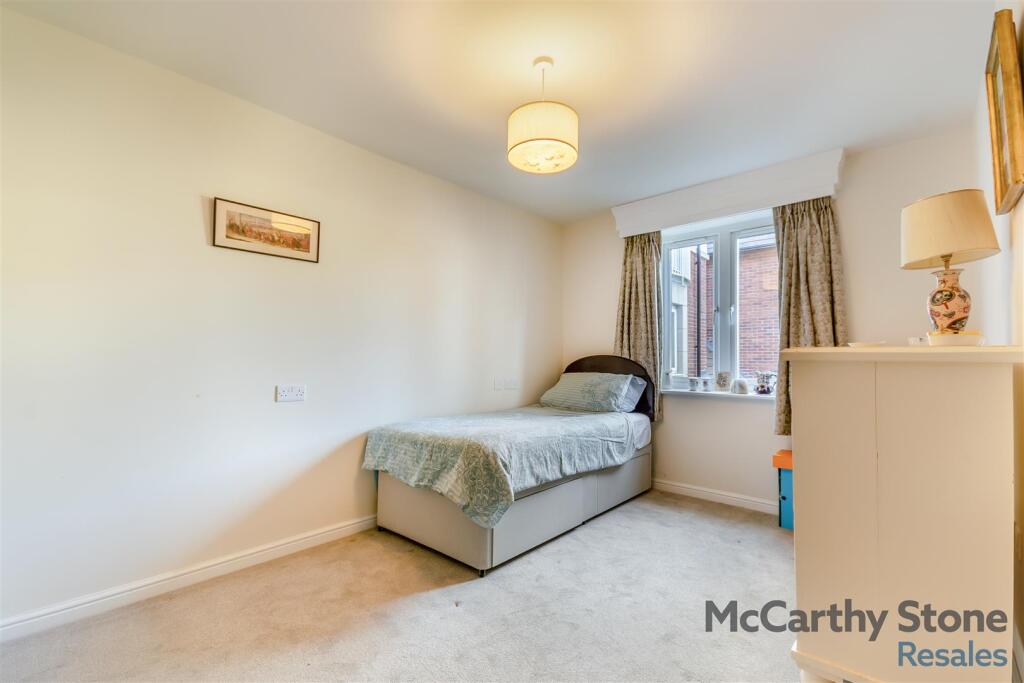 8638130-interior07.jpg
