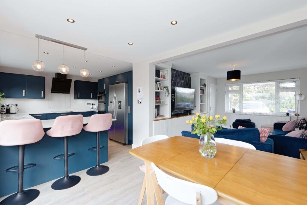 2 Sussex Close_16.JPG