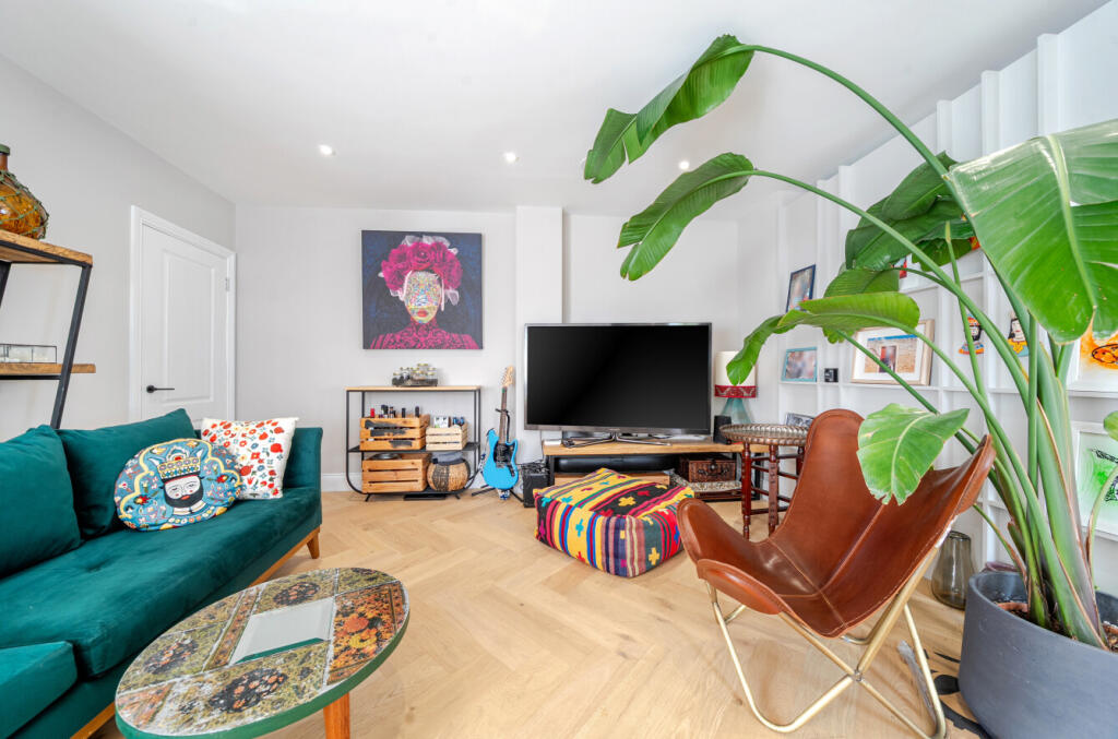 1326487-15-687518...