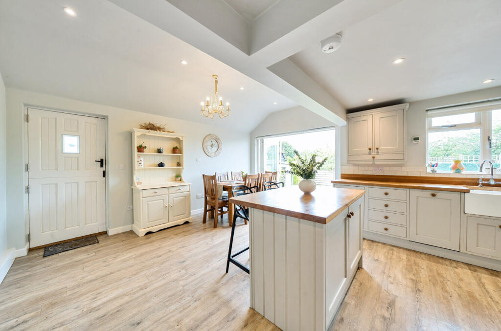 1329388-18-688b8d...