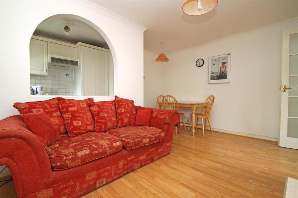 lounge 2.jpg
