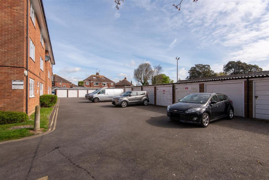38Meadway-1.jpg