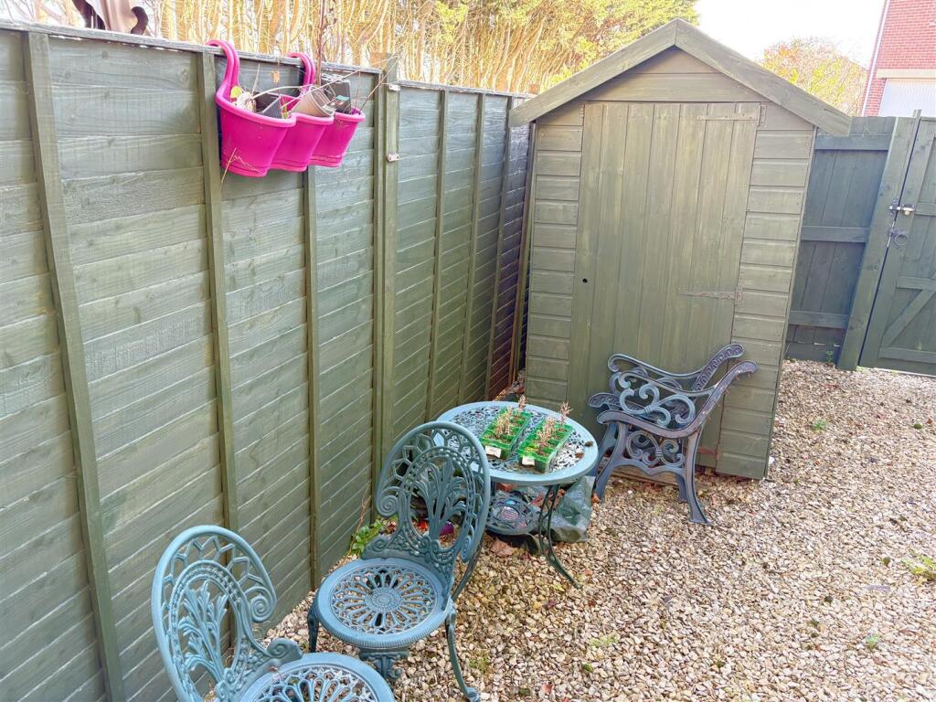 Garden to rear (1).jpg