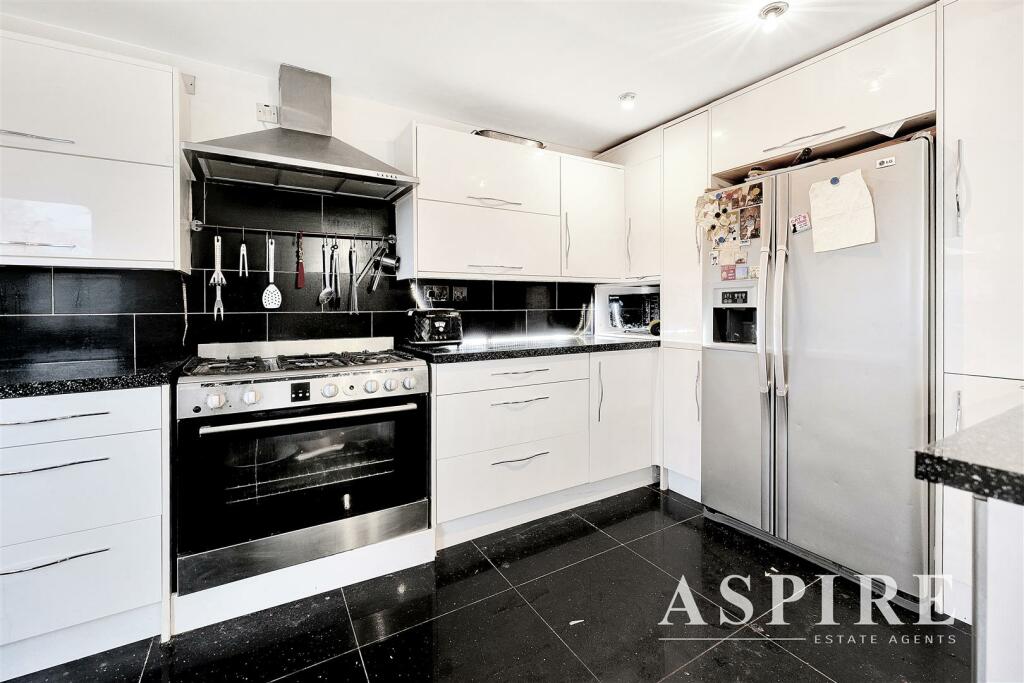 ASPIRE ESTATE AGENTS BENFLEET5.jpg