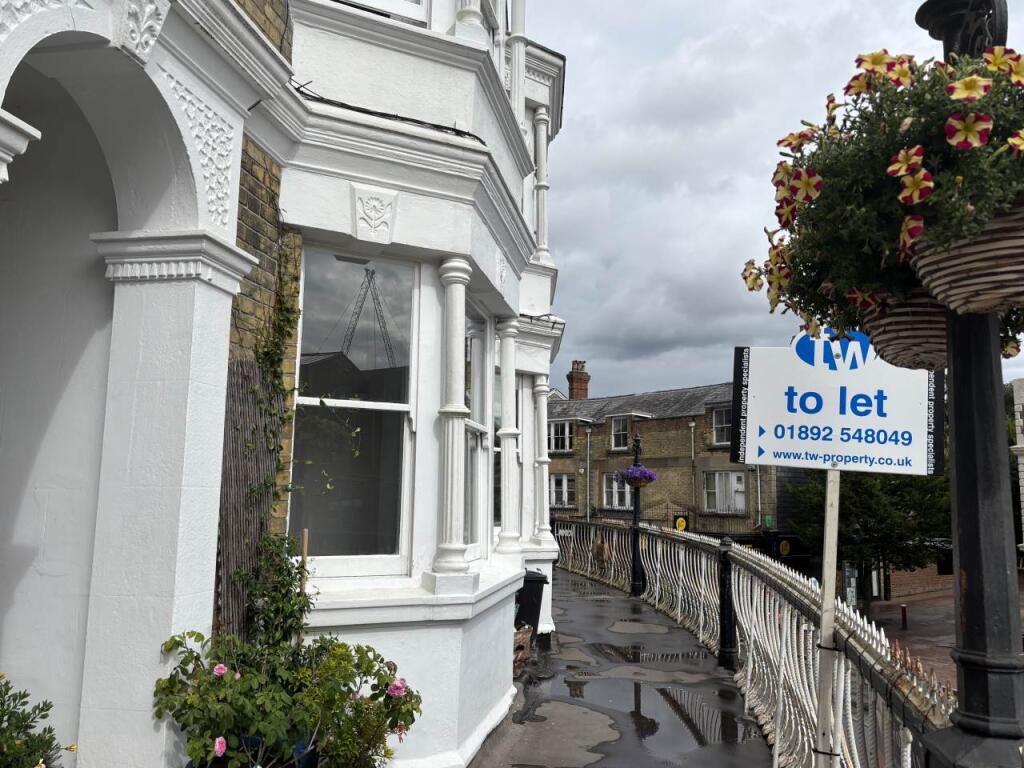 18a Monson Colonnade