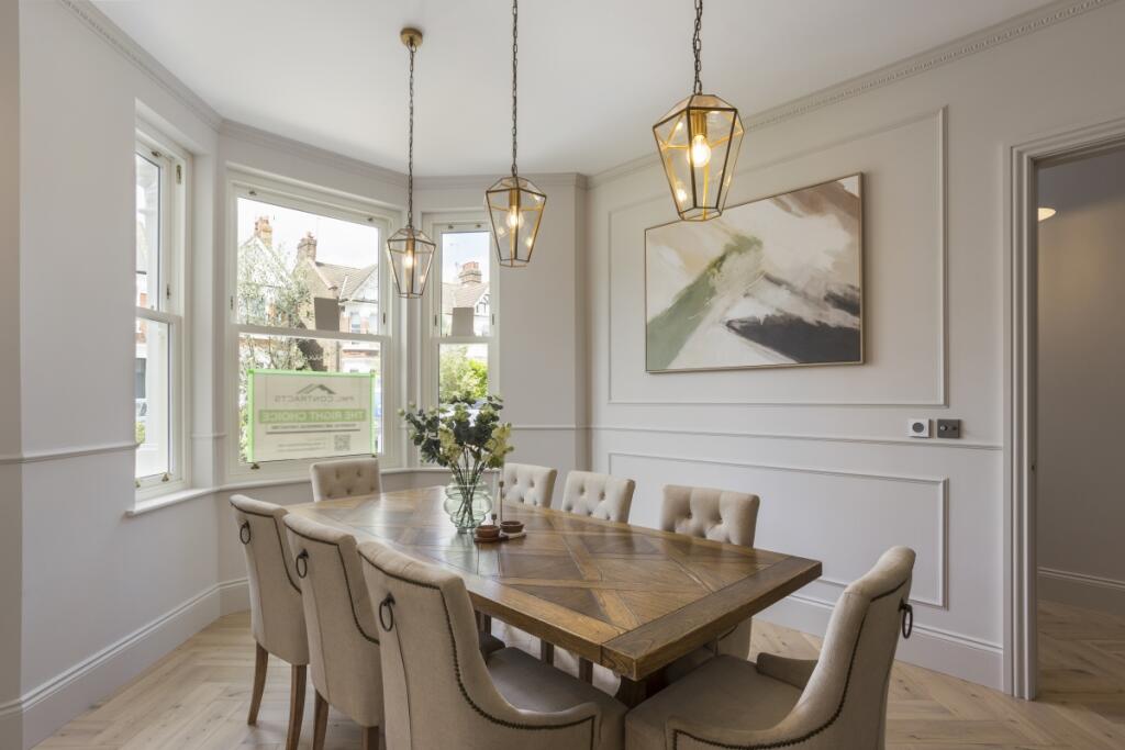 73098_205-Harvist...