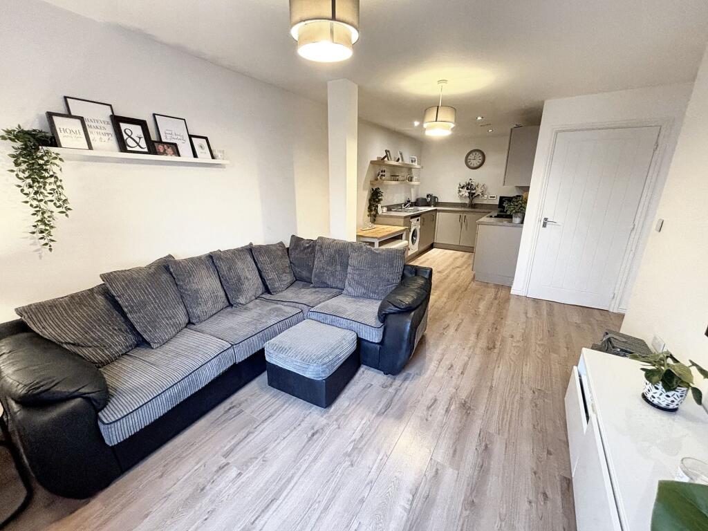 Lounge Kitchen