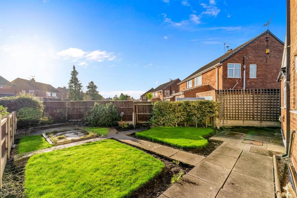 72 Sinclair Avenue garden 2.jpg