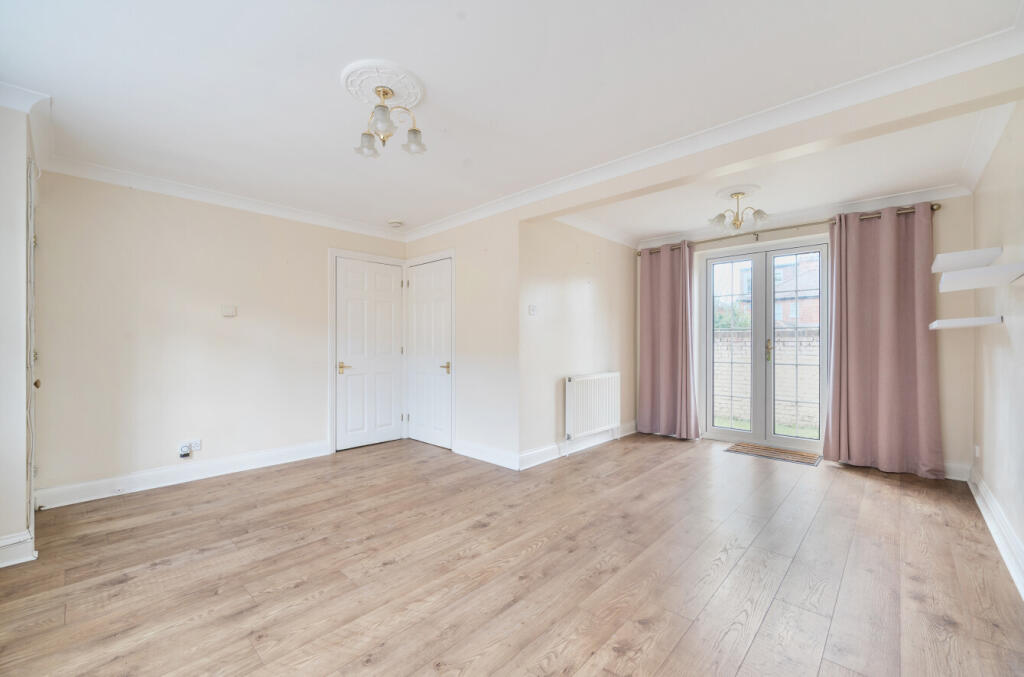 1348349-9-68b5c62...