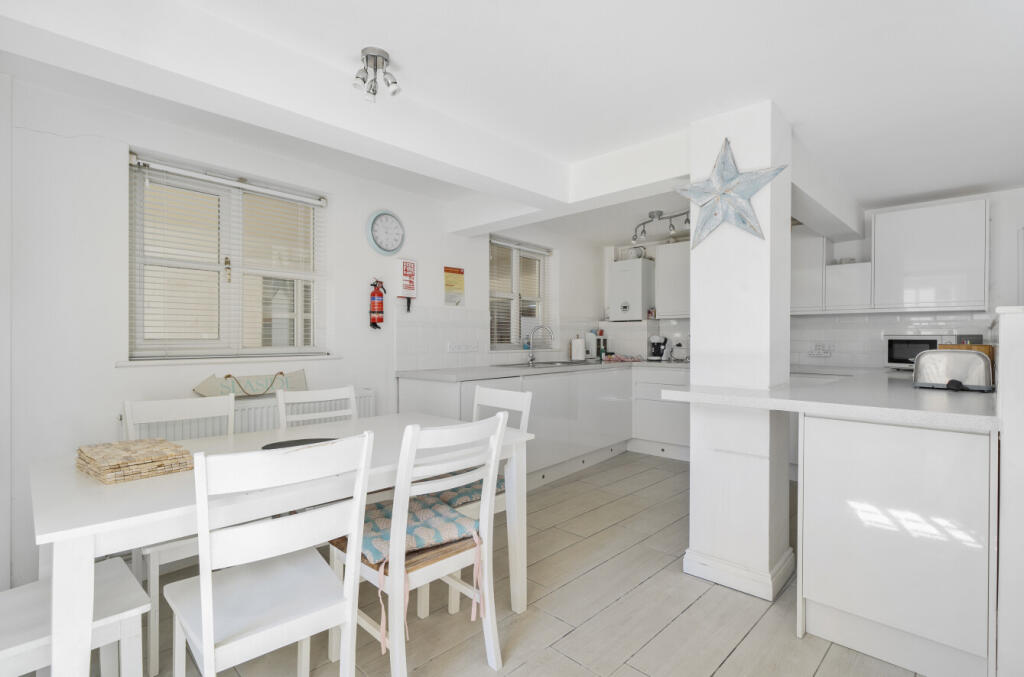 1300725-7-68374eb...