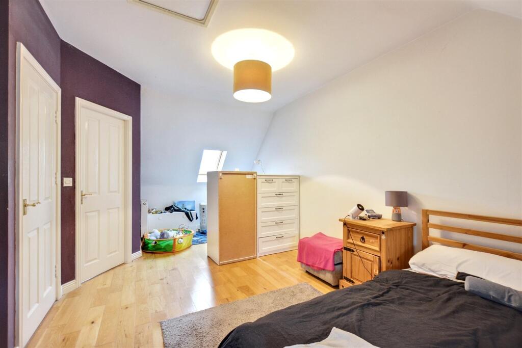 Master Bedroom_3.jpeg