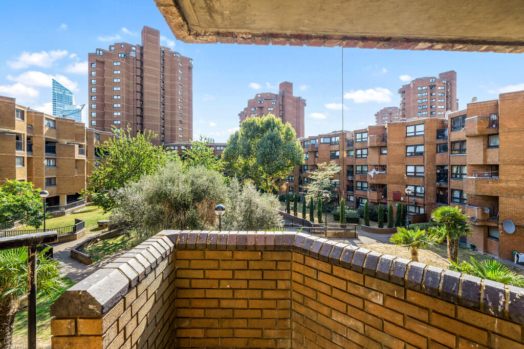 32 Upper Berenger...
