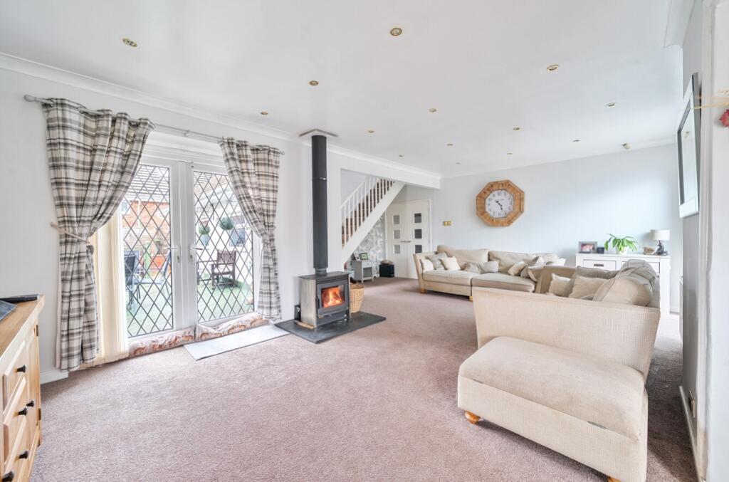 1384649-63-692884db32066-ARW-3