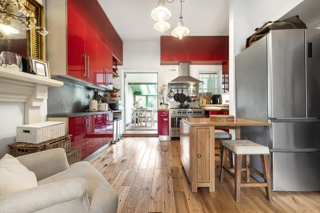 Kitchen (1).jpg