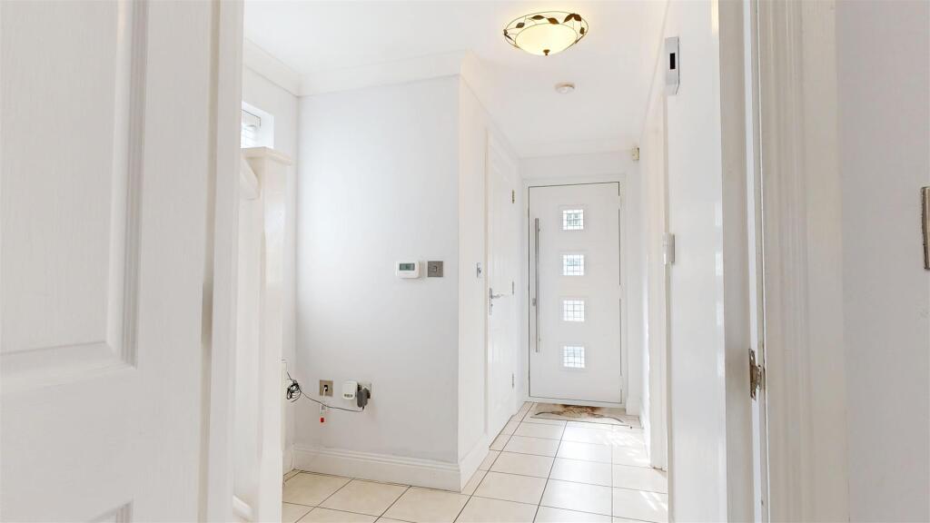HALLWAY 2.jpg