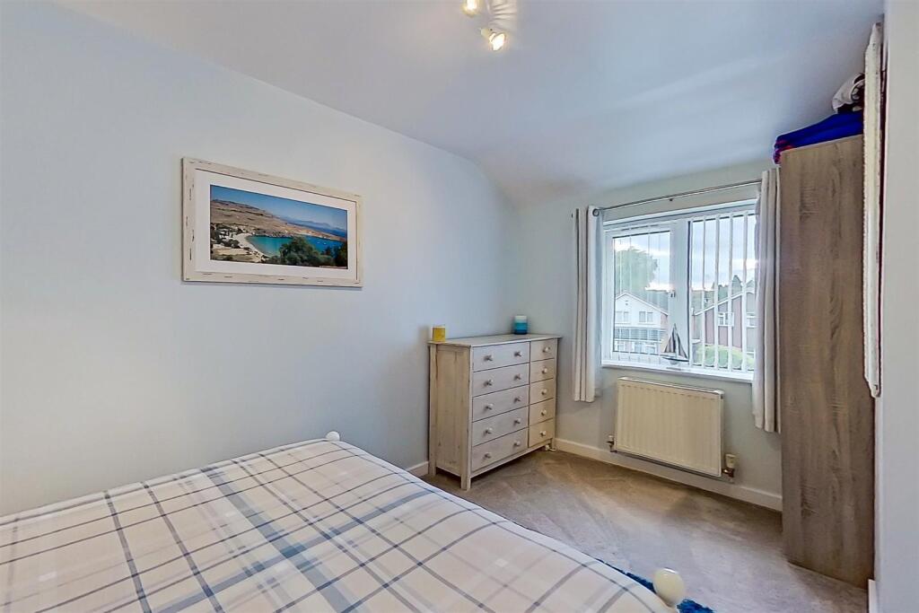 21. 19 Heath Croft Road inside-02 (Large).jpg