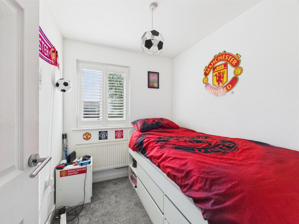 CAM03729G0-PR0041-STILL021