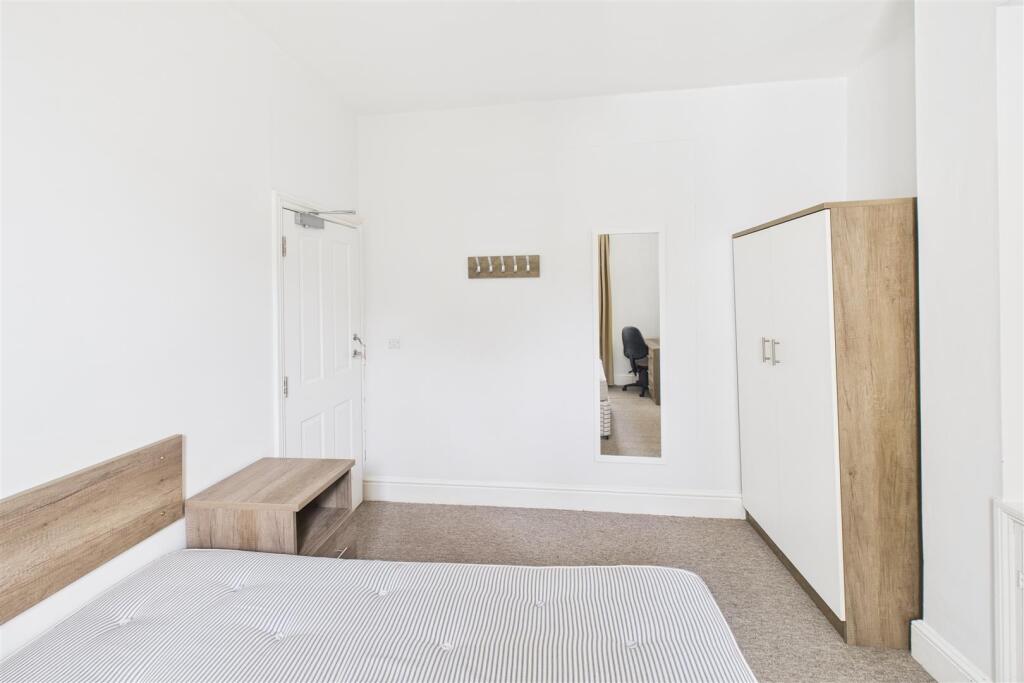 10 Osborne Villas, Kingsdown, Bristol BS2 8BP | Fr