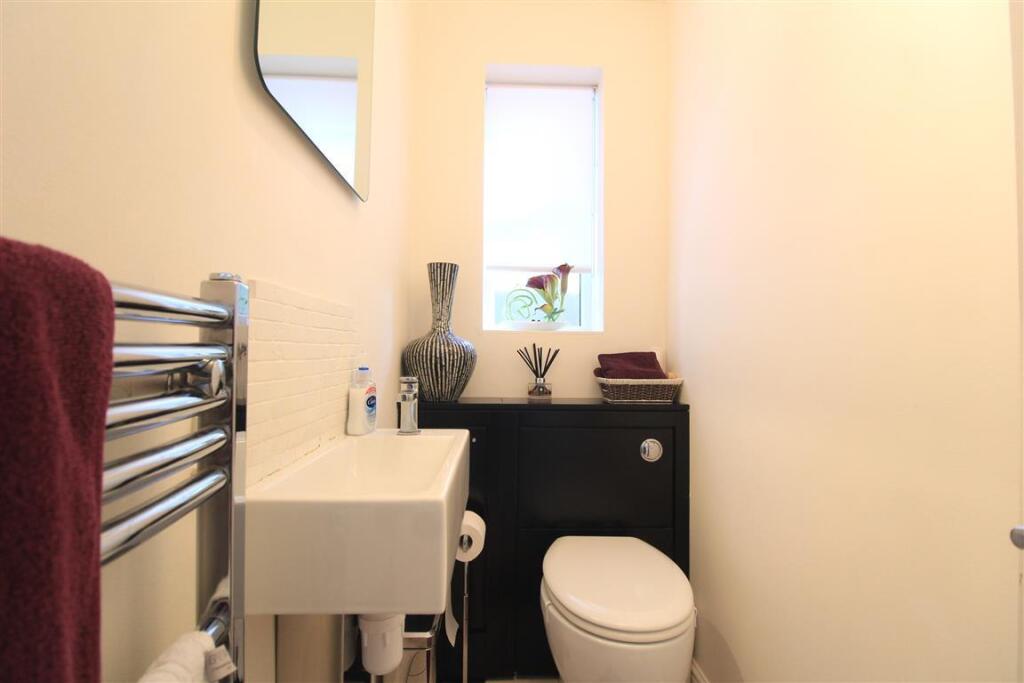 Cloakroom/wc
