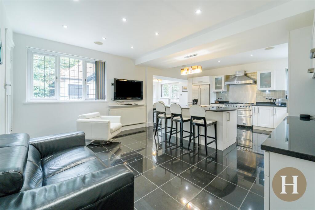 Hadleigh Estate Agents-6.jpg