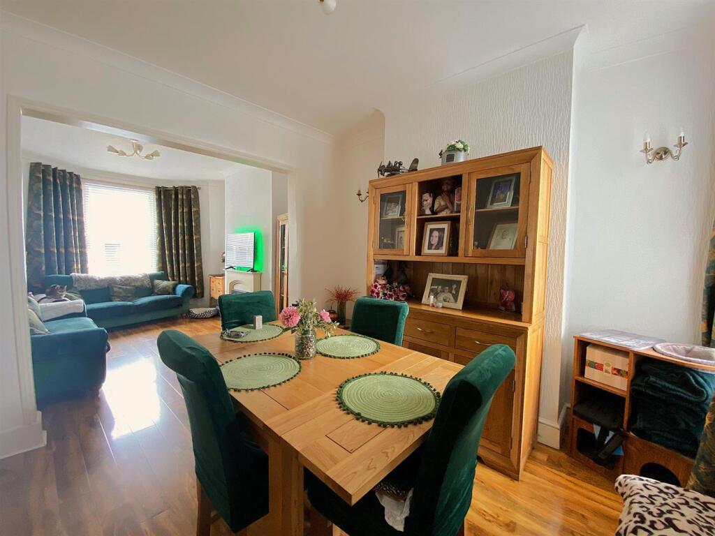 21 North Rd - Lounge Diner.jpg