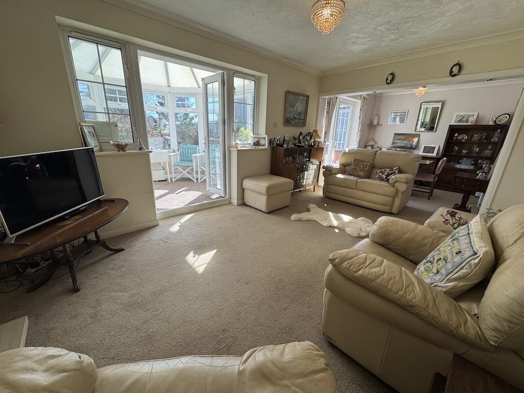 4 - Lounge to Conservatory.jpg
