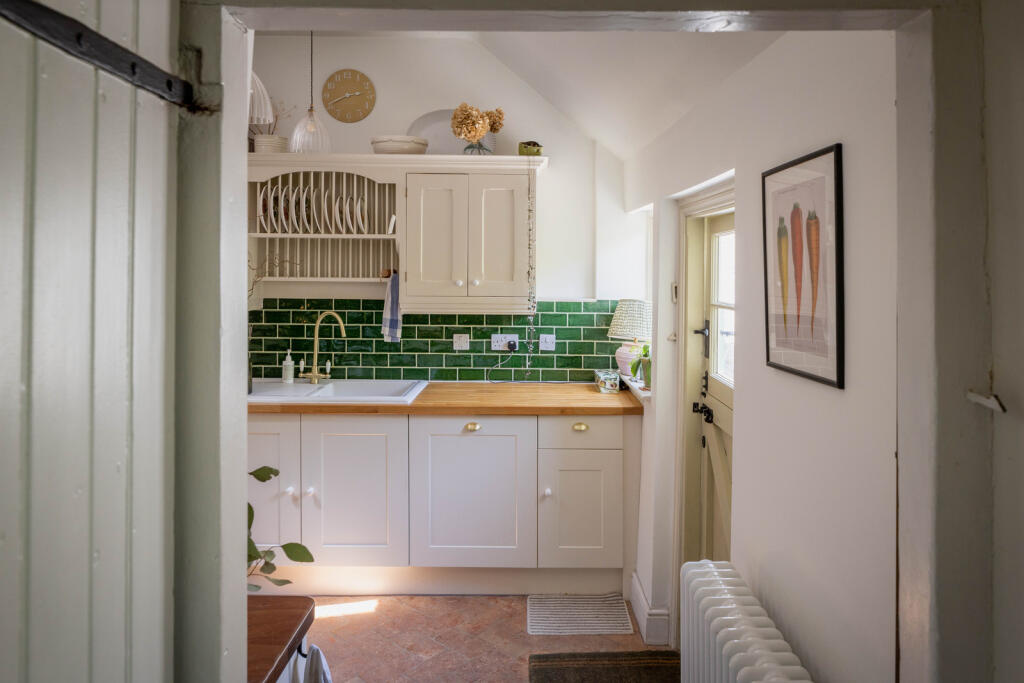 294436 - MYRTLE 2-8.jpg