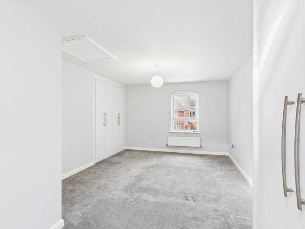 CAM02313G0-PR0071-STILL001