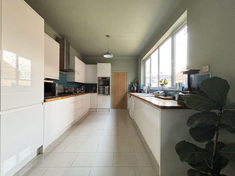 Kitchen/ diner photo 5