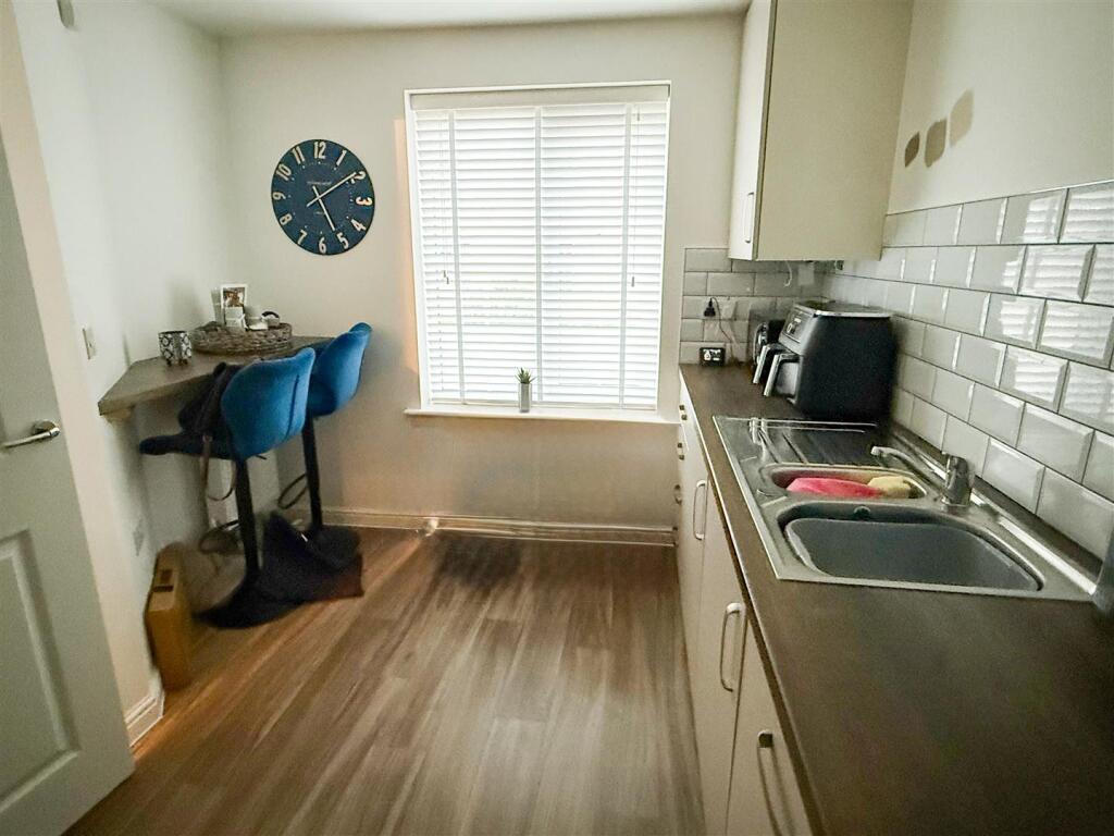 0219kitchen2.jpg