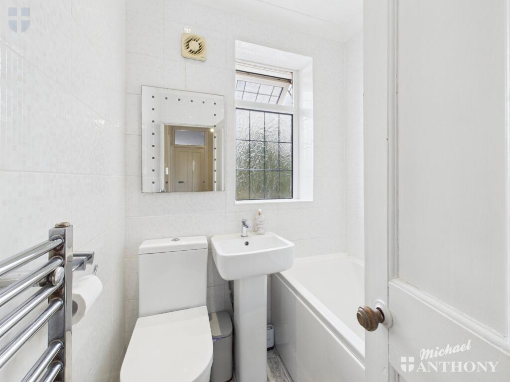 CAM03852G0-PR0389-STILL013