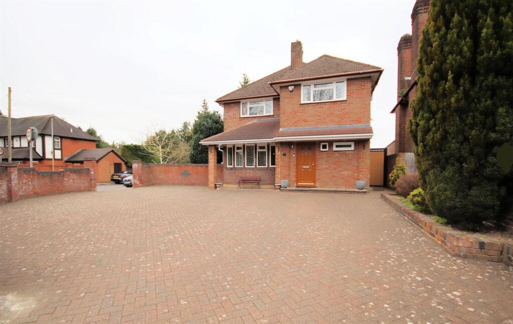 Frontage &amp; Front Drive
