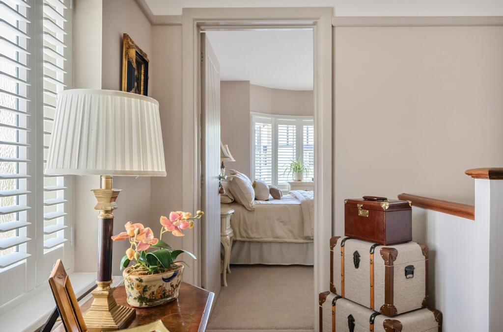 1309824-23-6852ff...