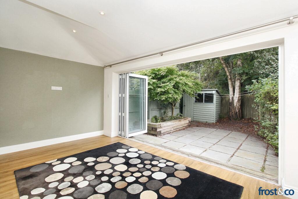 Rear Reception to Garden