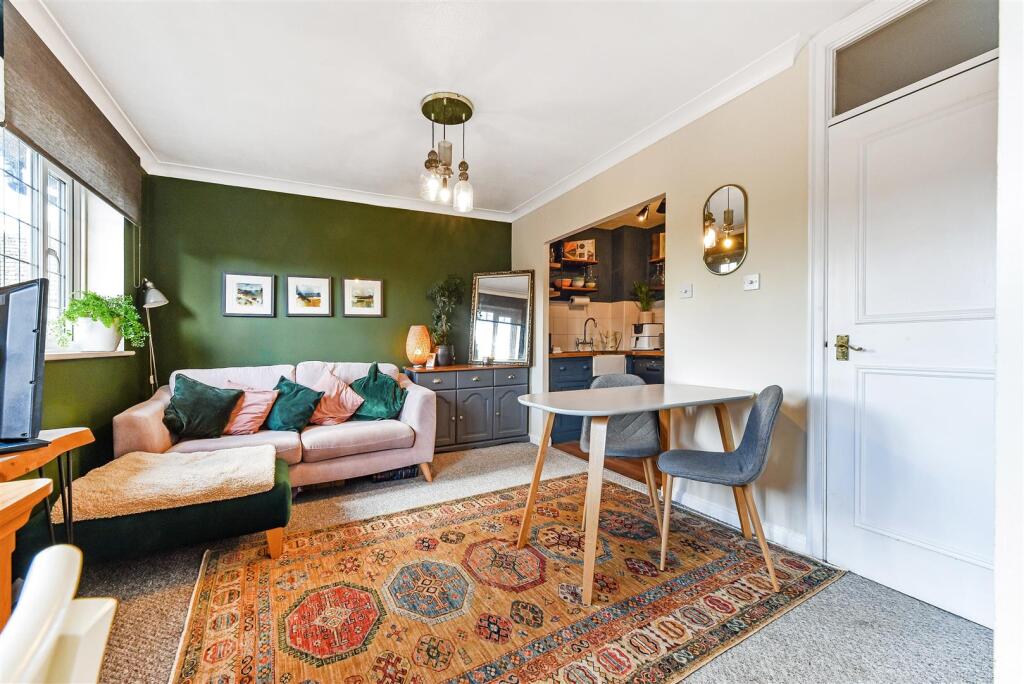 Sitting/Dining Room