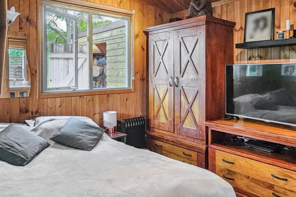 108 Taggs Island, Hampton Court, TW12 2HA