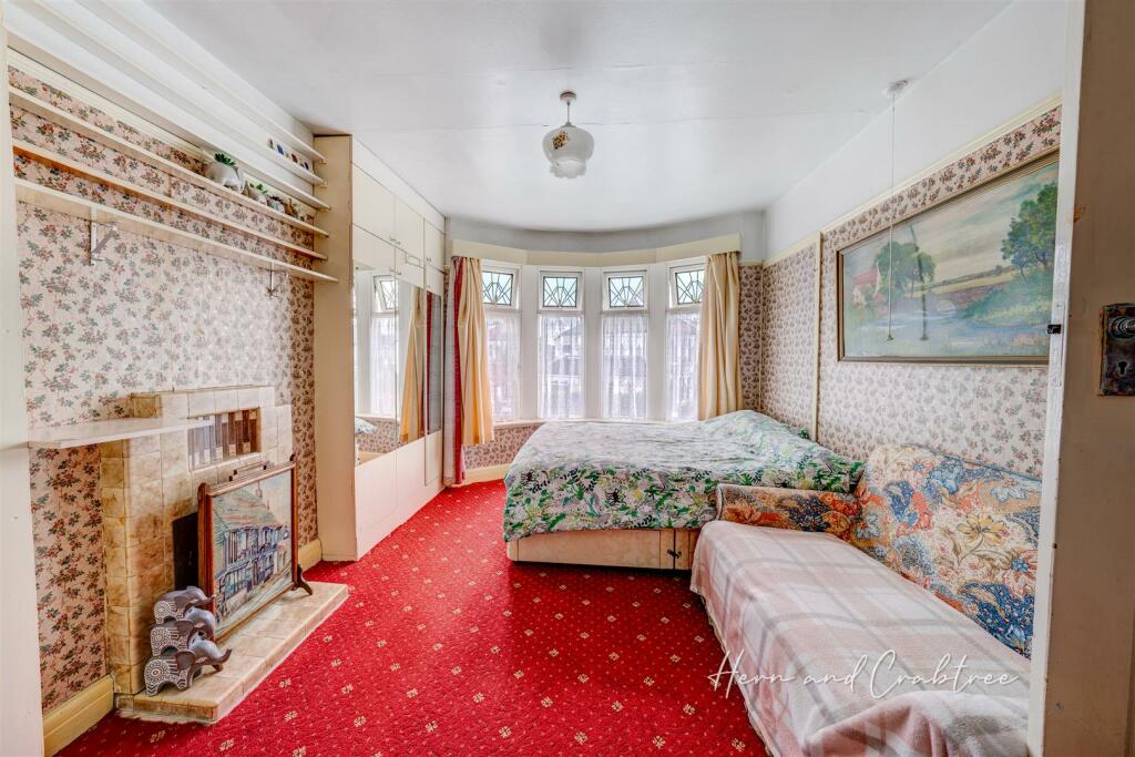 St Gowan Avenue, Heath, HernCrabtree (12).jpg