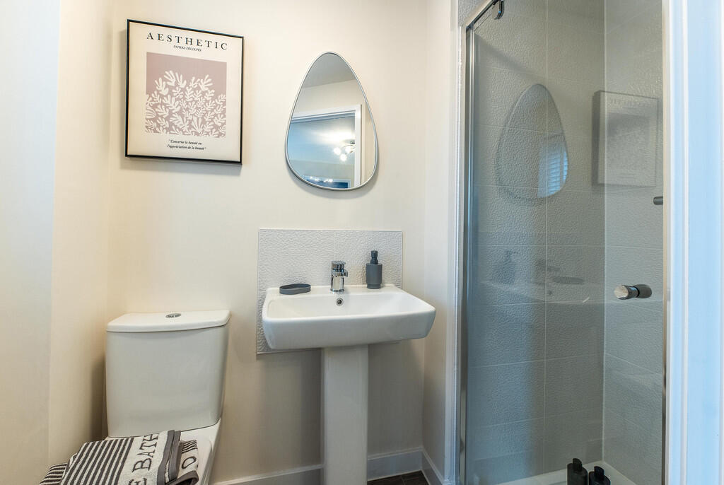 2 Chateau Mews 01...