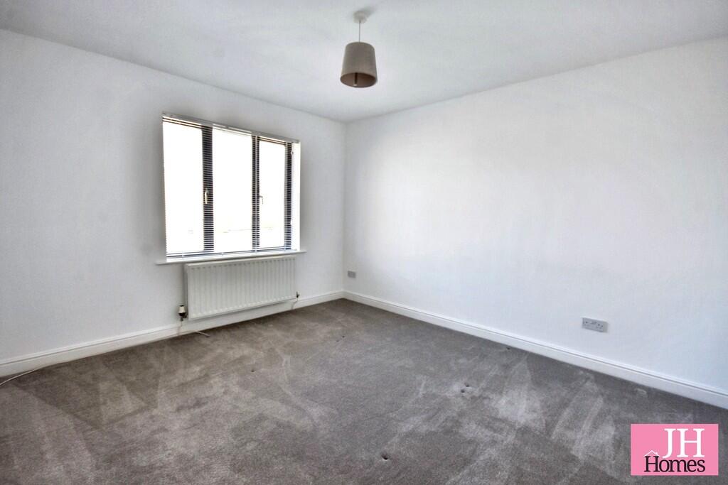 BEDROOM 1 (2)