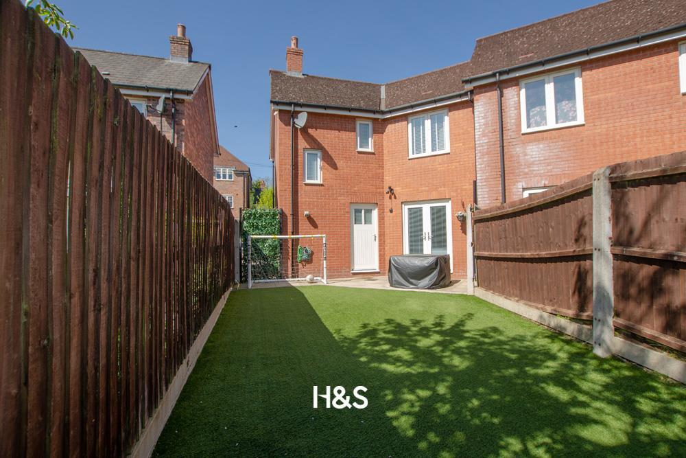 220 Sunderton - Rear.jpg