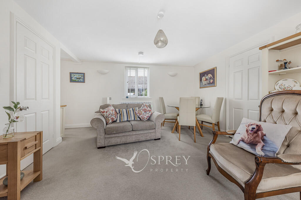 Living/Dining Roo...