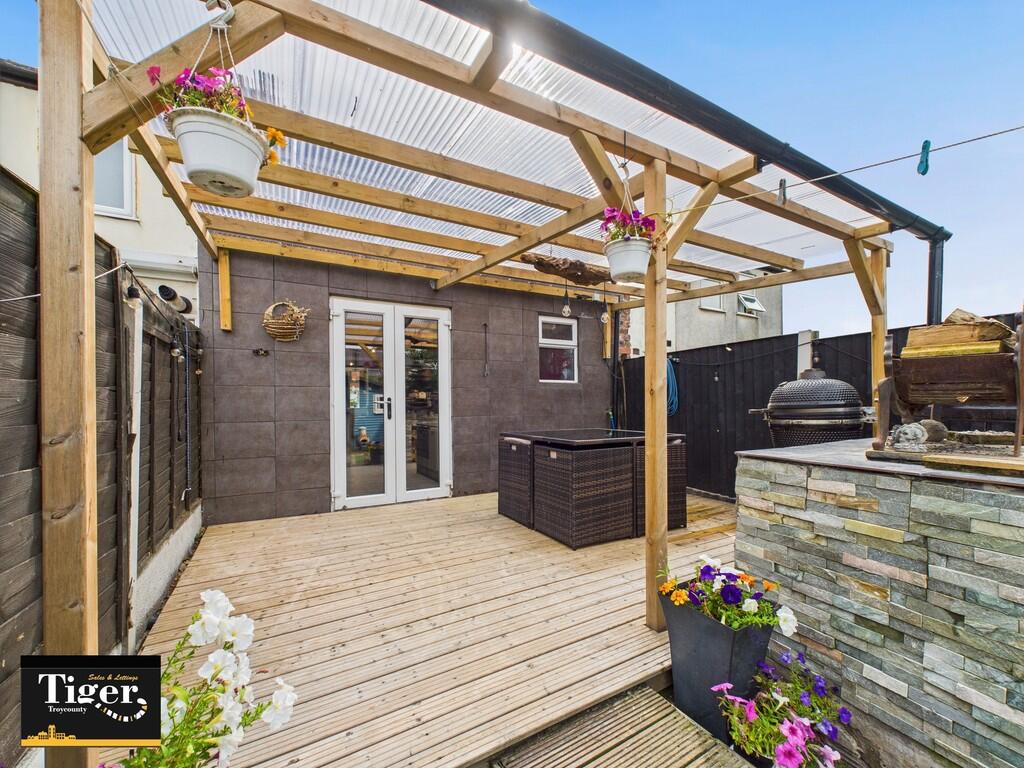 CAM02176G0-PR0664...