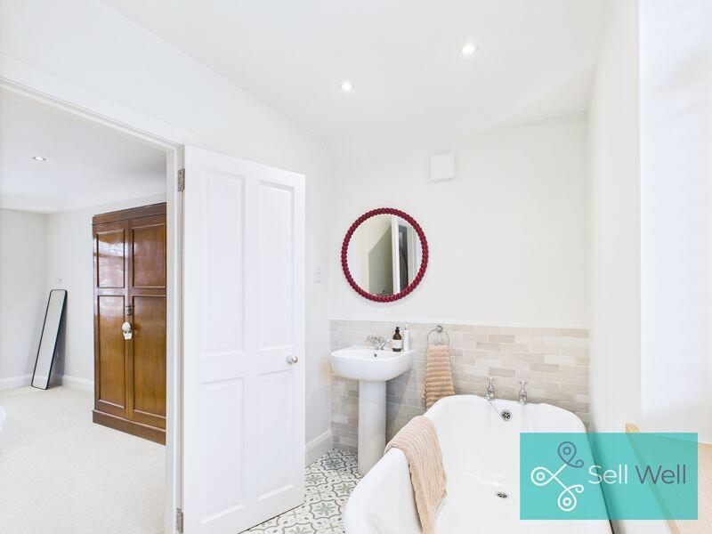 En-Suite Bathroom