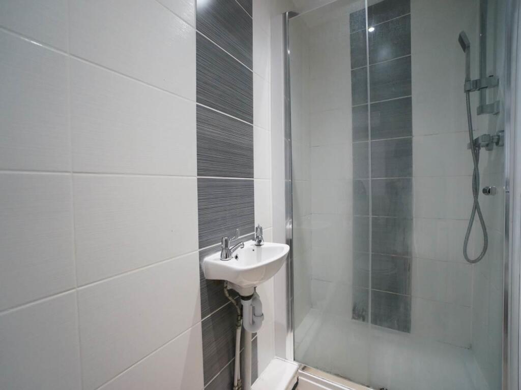 bathroom 1.JPG